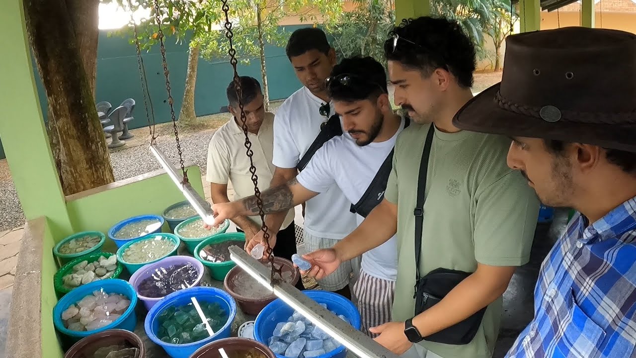 Is Hikkaduwa Worth Visiting? Turtles, Moonstones & Tsunami History 🇱🇰