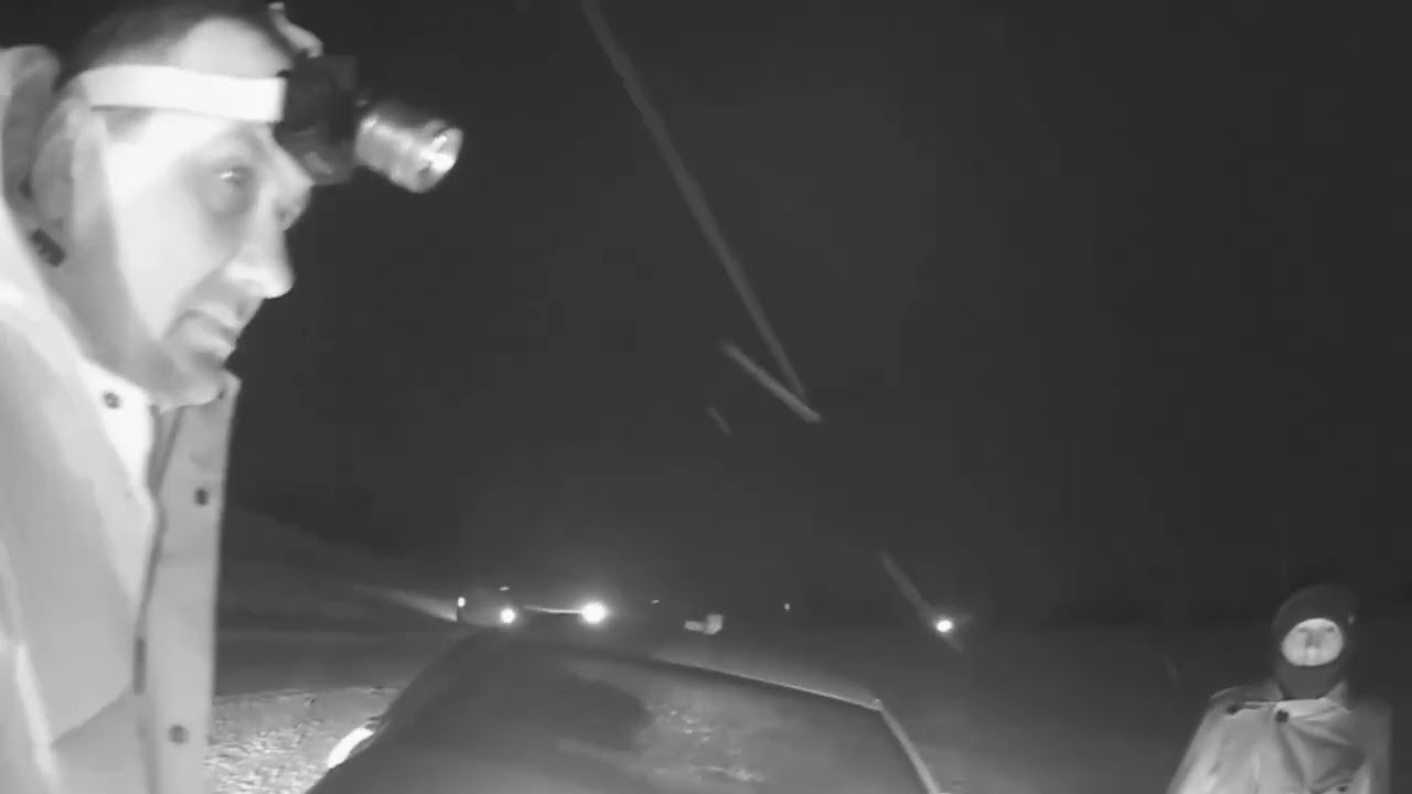 В Орше милиционеры помогли семье с заглохшим в метель авто