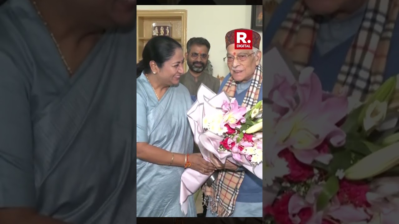 Delhi CM Rekha Gupta Meets BJP Veteran Murli Manohar Joshi in Delhi