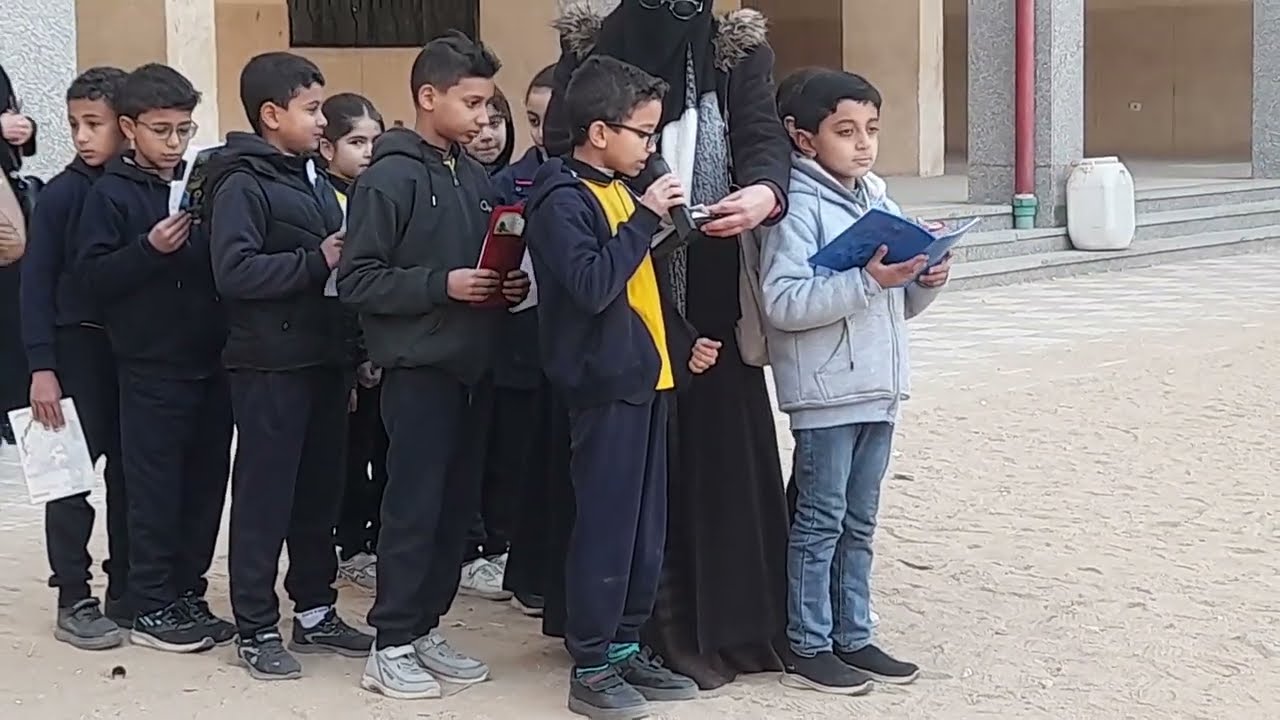 إذاعة مدرسية لتلاميذ الصف الثانى الابتدائي 2A