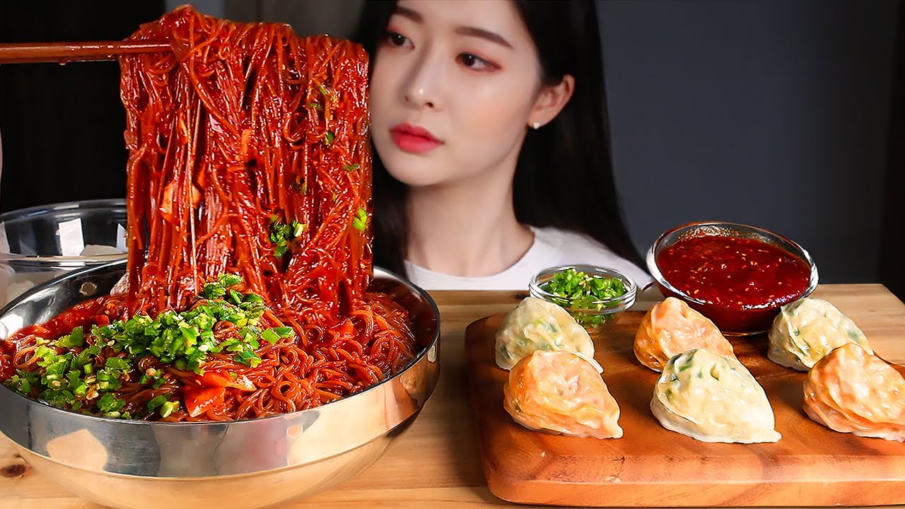 ASMR Острая лапша пибим и острая холодная лапша Пельмени MUKBANG