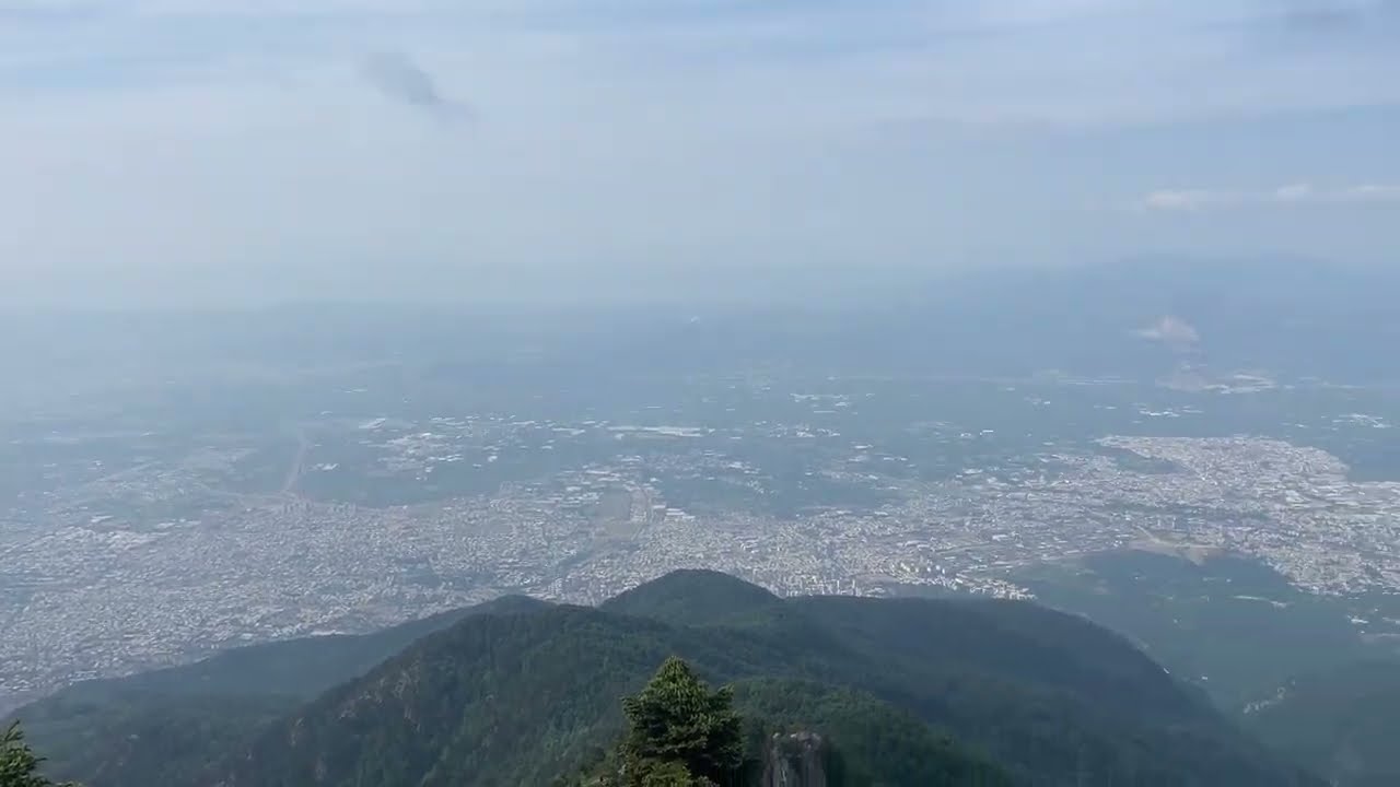 View from the top of Uludağ mountain in Bursa, T&uuml;rkiye June 2023