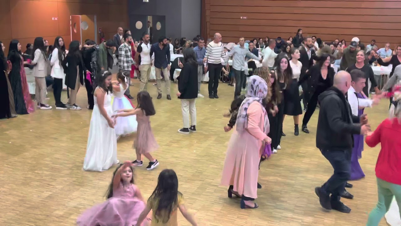Grup Güzeller Nurhak Dügünü Halay Iraklı misafirler oynuyor 👏 👯‍♀️
