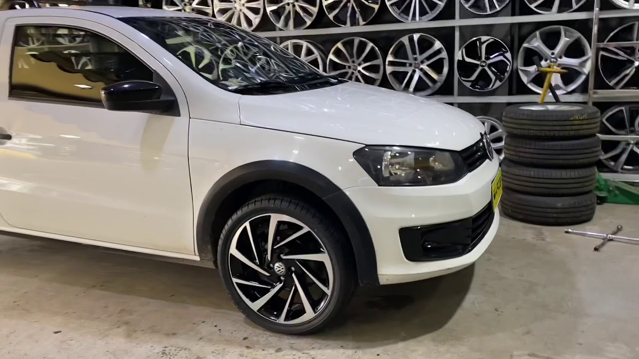 VW Saveiro nas 18” com pneus 215/40R18
