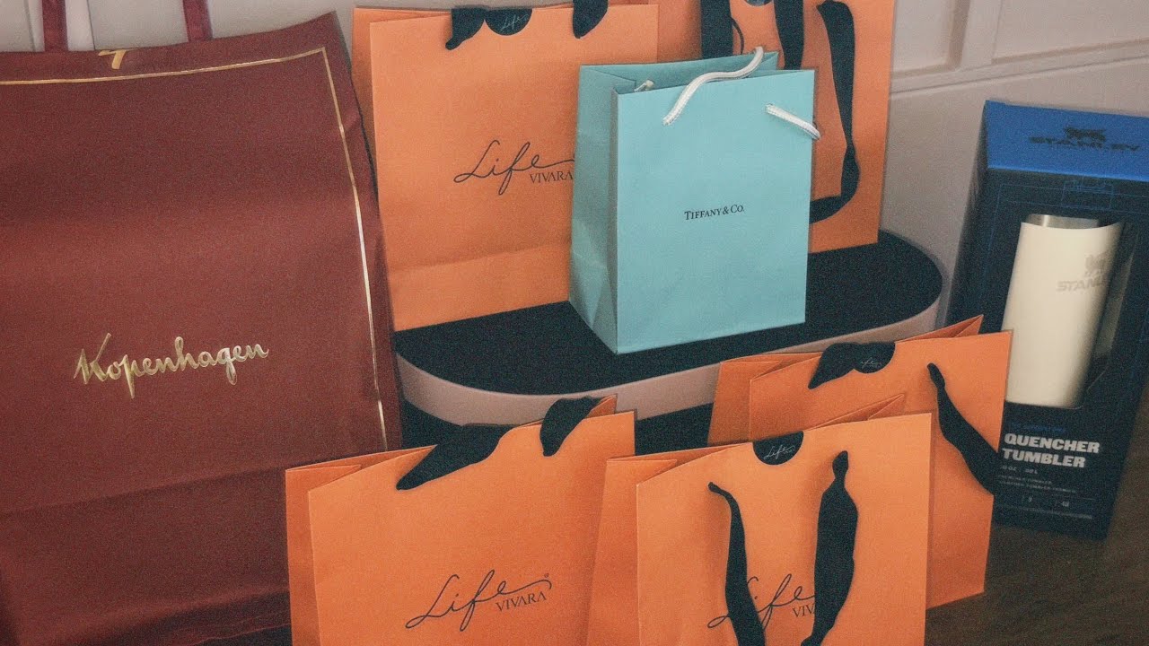 ABRA OS MEUS PRESENTES DE NATAL COMIGO(berloques,colares,secador e etc)