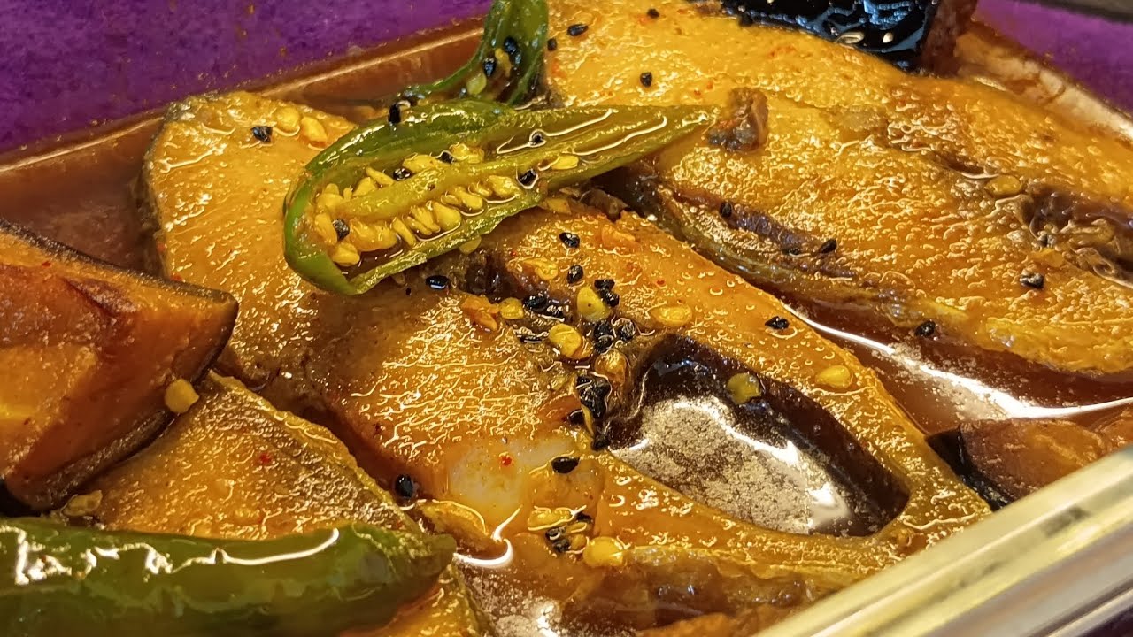বিনা মশলায় বানিয়ে নিন অপূর্ব স্বাদের ইলিশ | বেগুন দিয়ে ইলিশ মাছ | Ani's Kitchen |