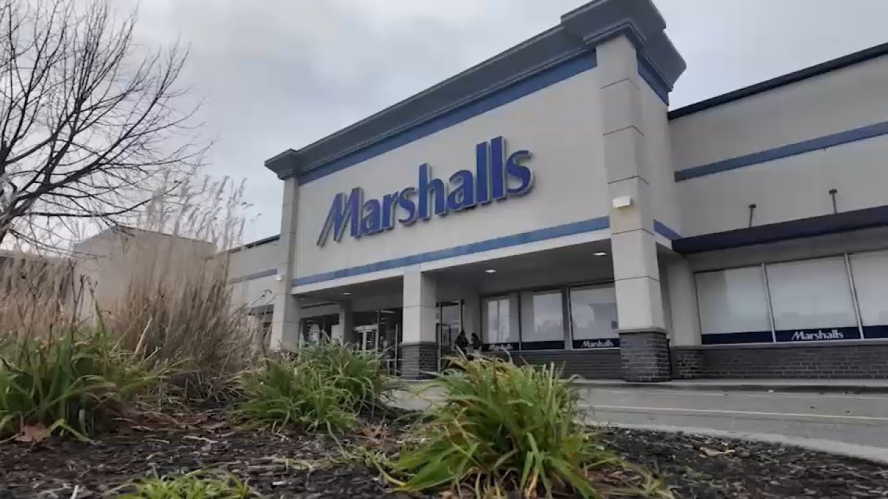 Woman buys knives, stabs another customer she thought took too long to checkout, police say