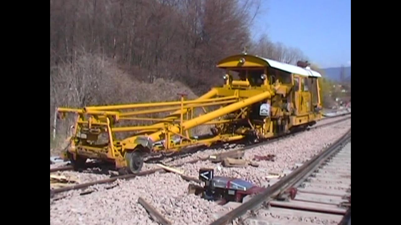 FVV 00 - Ricostruzione della ferrovia della Val Venosta - Lavori in linea - anno 2004.