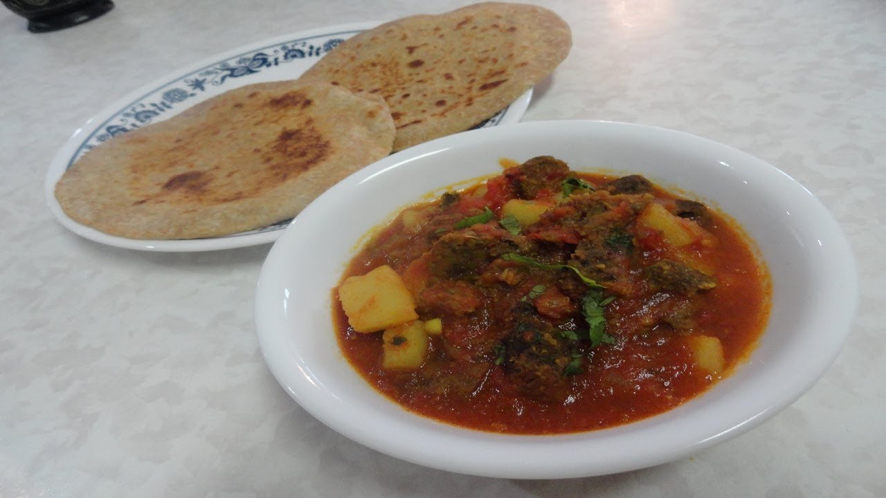 Vadi or Wadi nu Shaak recipe video - Lentil or Soy Chunks Curry