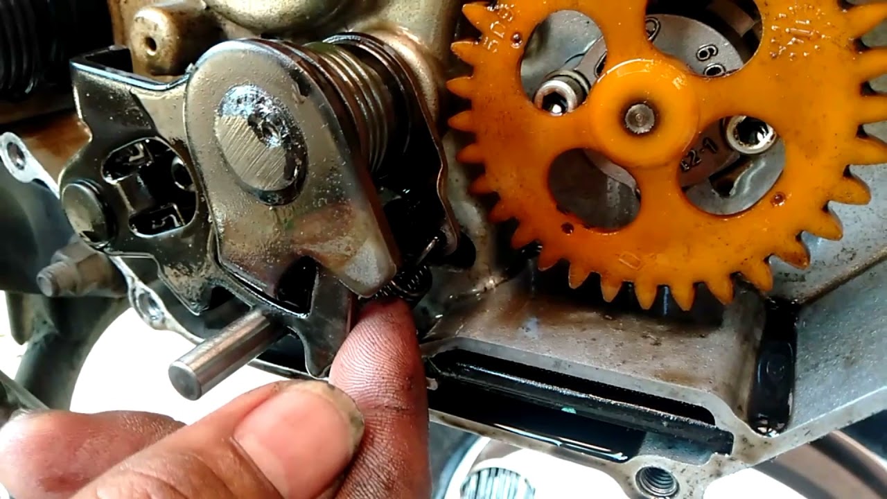 Paano magpalit ng Clutch shoe at Clutch komponen kopling sa YAMAHA VEGA 115