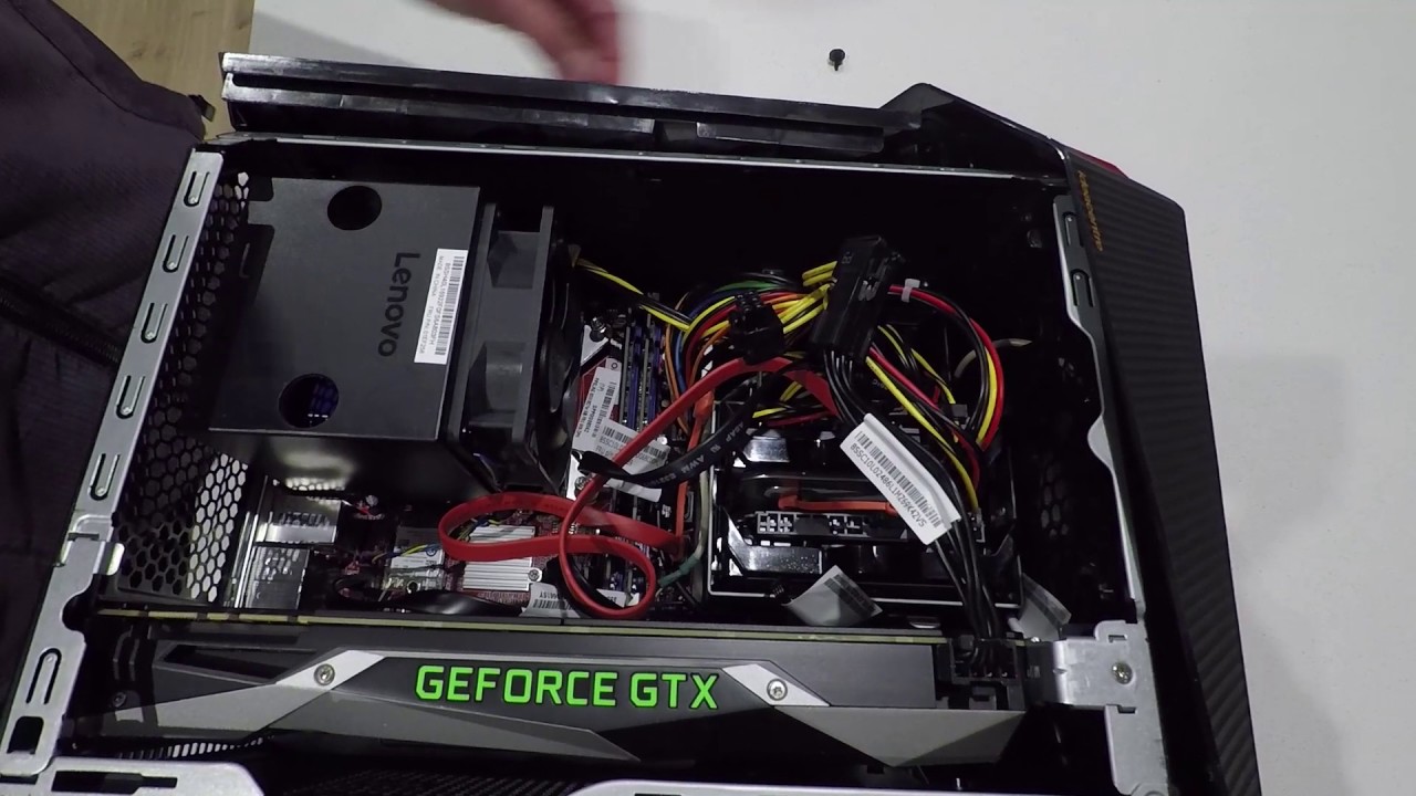 Western Digital Red 10TB HDD installation in Y710 Cube