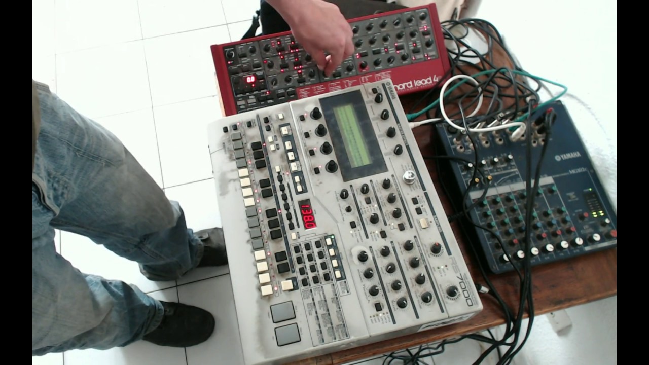 Techno Yamaha RS7000 Nord Lead 4R 138BPM