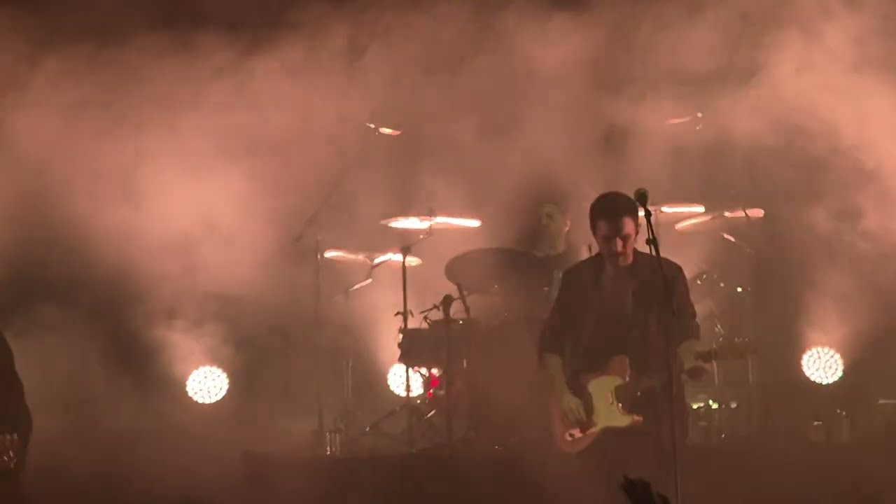 Adamlar - Zombi live @ Zorlu PSM / 28 Şubat