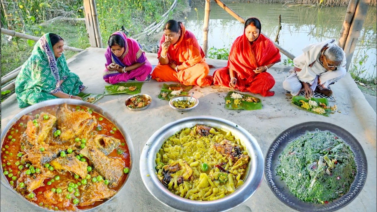 সরপুঁটি মাছের ঝাল, মাছের মাথা দিয়ে লাউঘন্ট আর ফুলকপি পাতা বাটা আজ তিনটে রান্না দিয়ে সবাই ভাত খেলাম