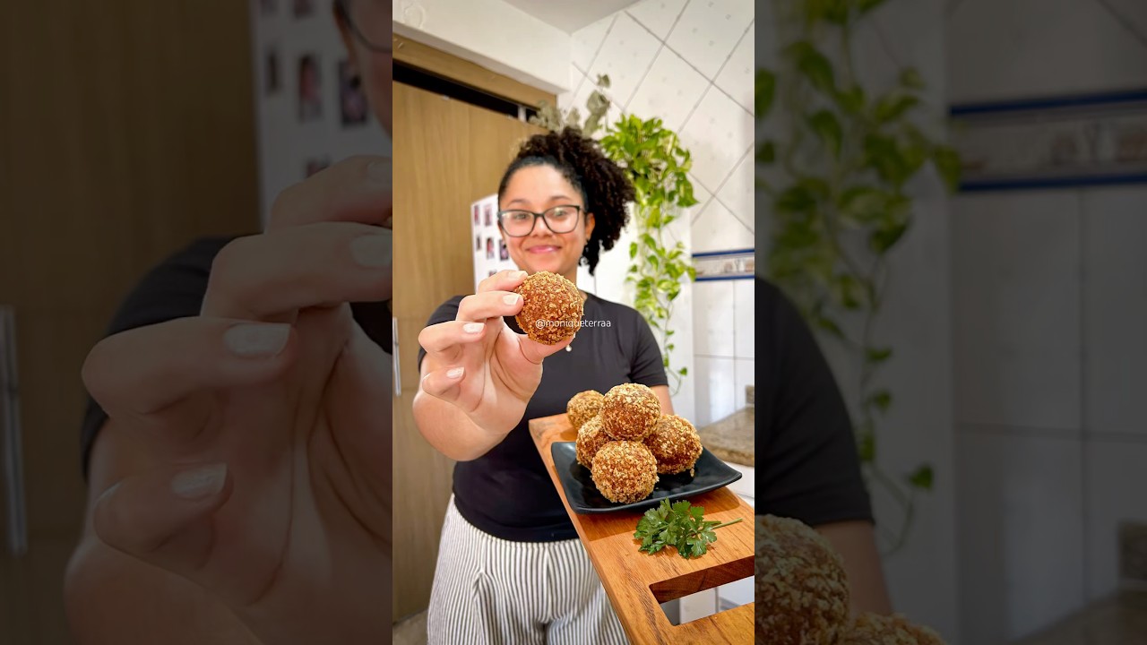 Bolinho de feijoada recheado🥓🥬 #culin&aacute;ria #receita #bolinho #receitaf&aacute;cil #receitapr&aacute;tica