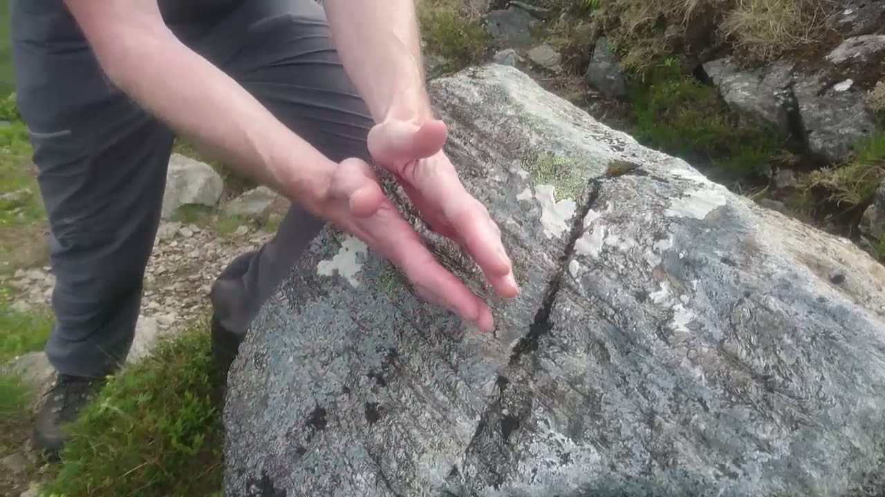 Crenulation cleavage in schist on the Mamores