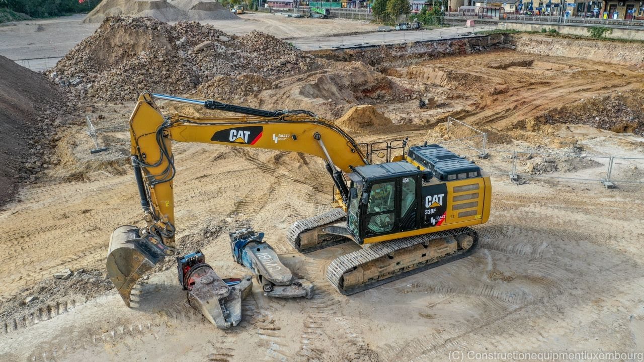 Cat 345C and Cat 330F from Baatz on a demolition site