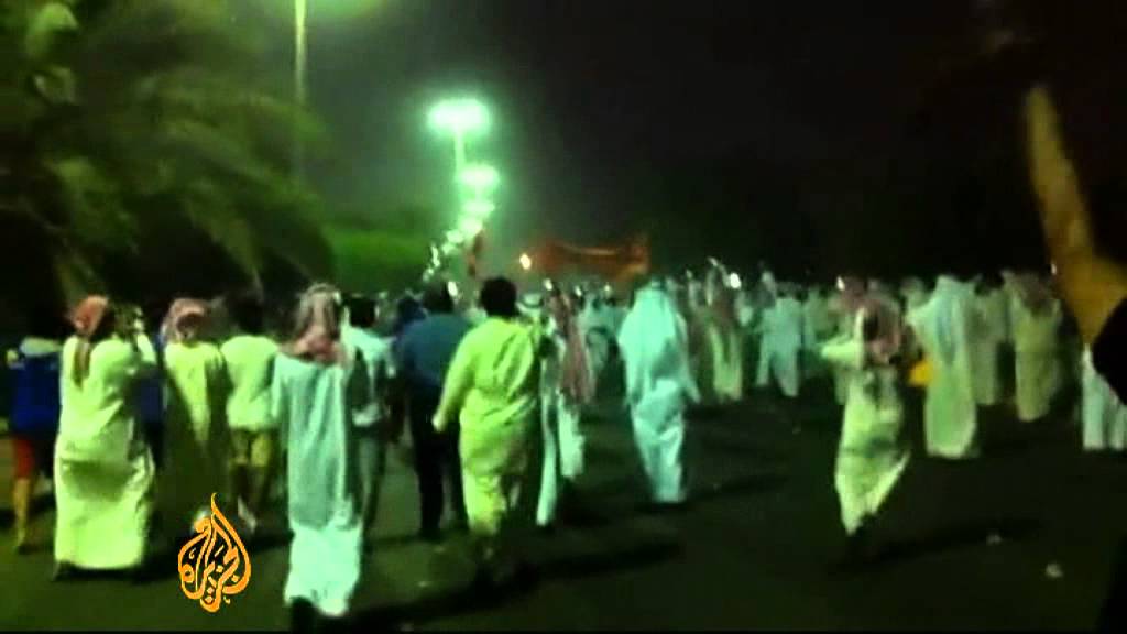 Kuwaiti security forces use tear gas at rally