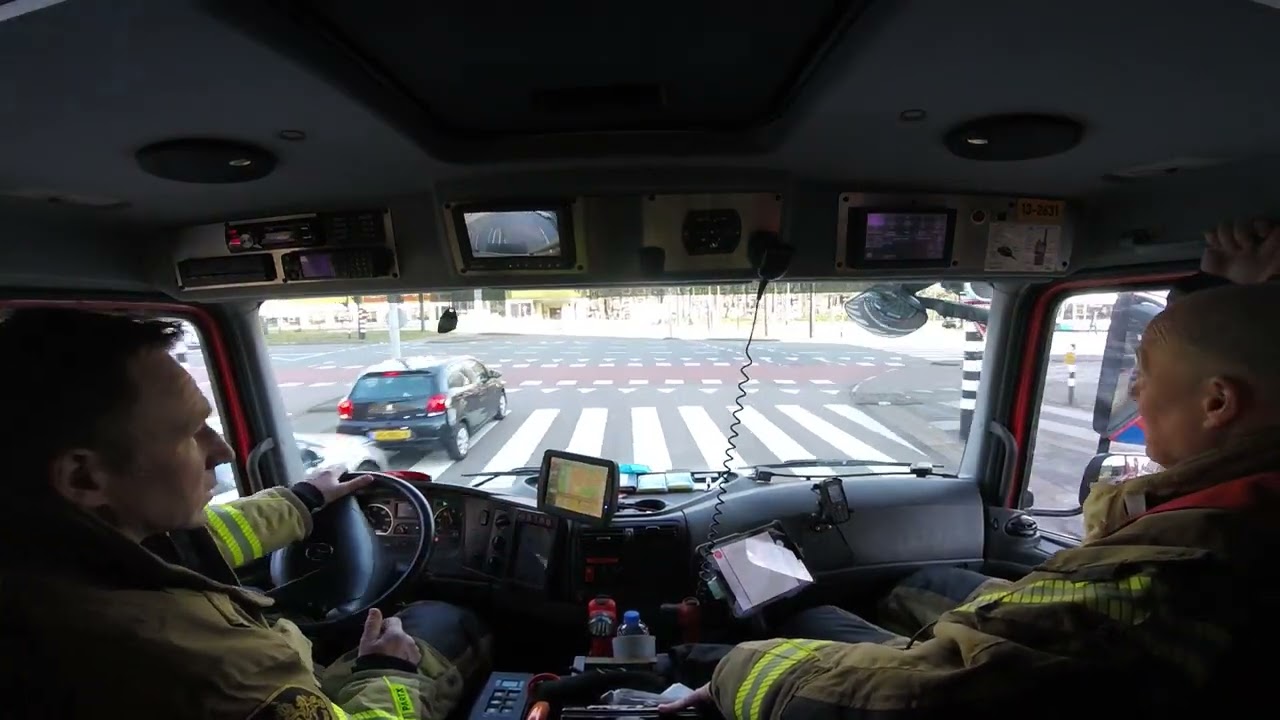 Autospuit Pieter PRIO-1 uitruk naar een reanimatiemelding