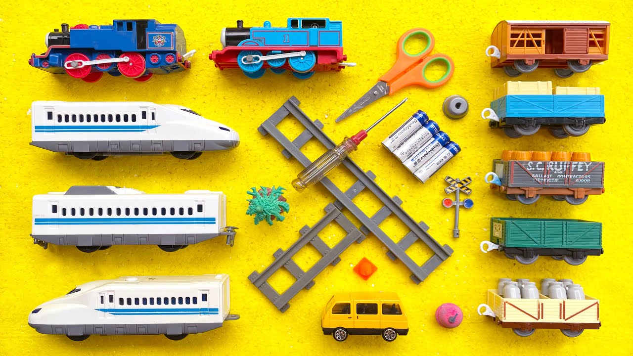 Unboxing Dan Merakit 3 Mainan Kereta Api Thomas, Kereta Cepat Whoosh, Kereta Uap Classic - Plarail