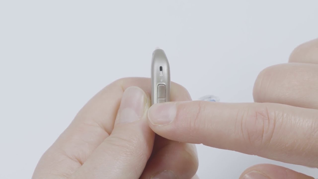 How to turn Oticon More&trade; miniRITE R off and on