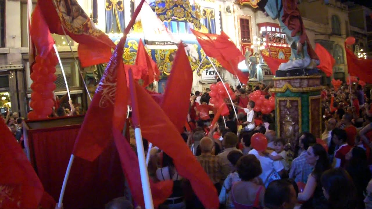 San Gejtanu 2011 - Tat-Tamal quddiem tal-Miskina l-Gimgha bil-Bandiera l-Hamra