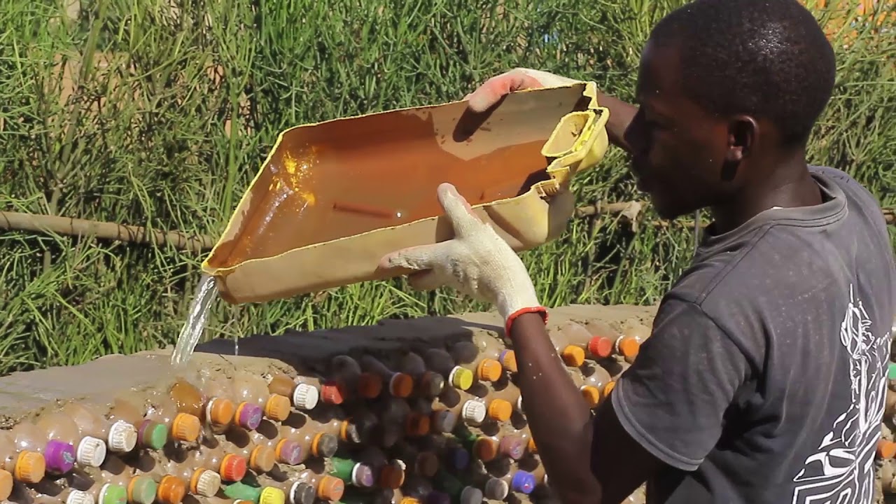 Plastic bottle upcycling construction in the SINA Community 