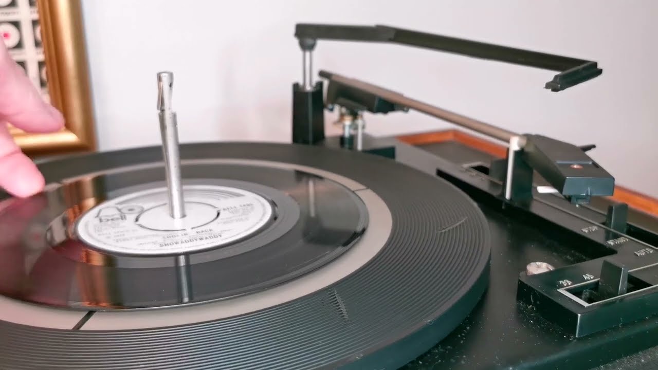 Lookin' Back ~ Showaddywaddy ~ 1976 Bell 45rpm Single ~ 1970s GEC Soundeck A4022H Music Centre