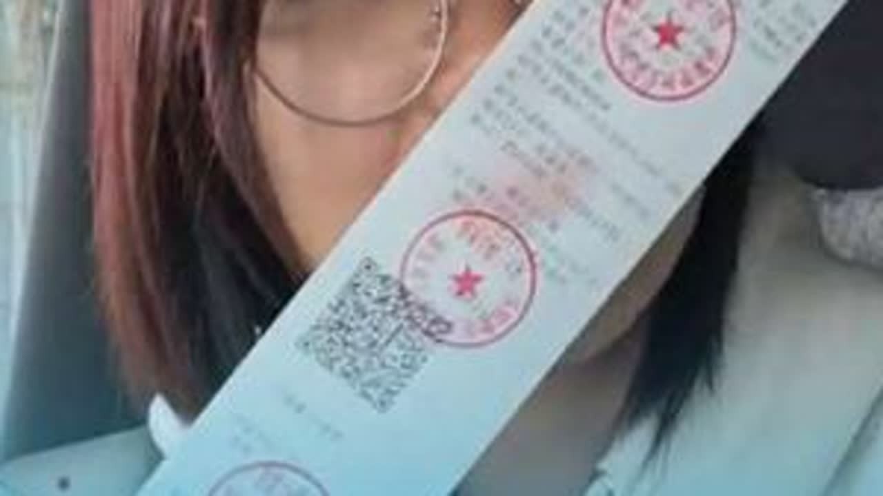 很幸运接到一个栏目组的邀约，给她们浅浅的帮了个小忙，因为我面对镜头太紧张好像效果不是很好，希望没有让她们太失望。因为节目需要，又借了一辆依维柯，谢谢朋友的慷慨相助，拍摄结束小聚了一会，感谢短视频...