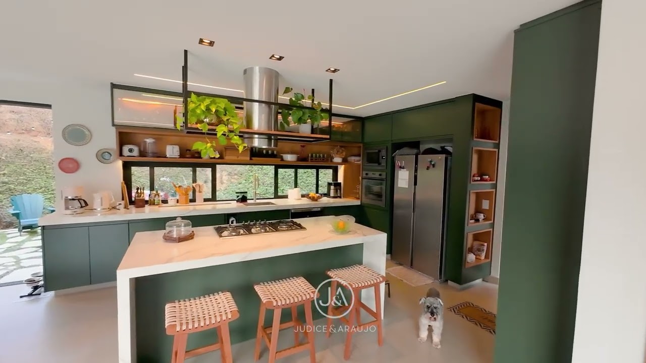 Casa à venda com 4 quartos, 360m² - Corrêas, Petrópolis/RJ