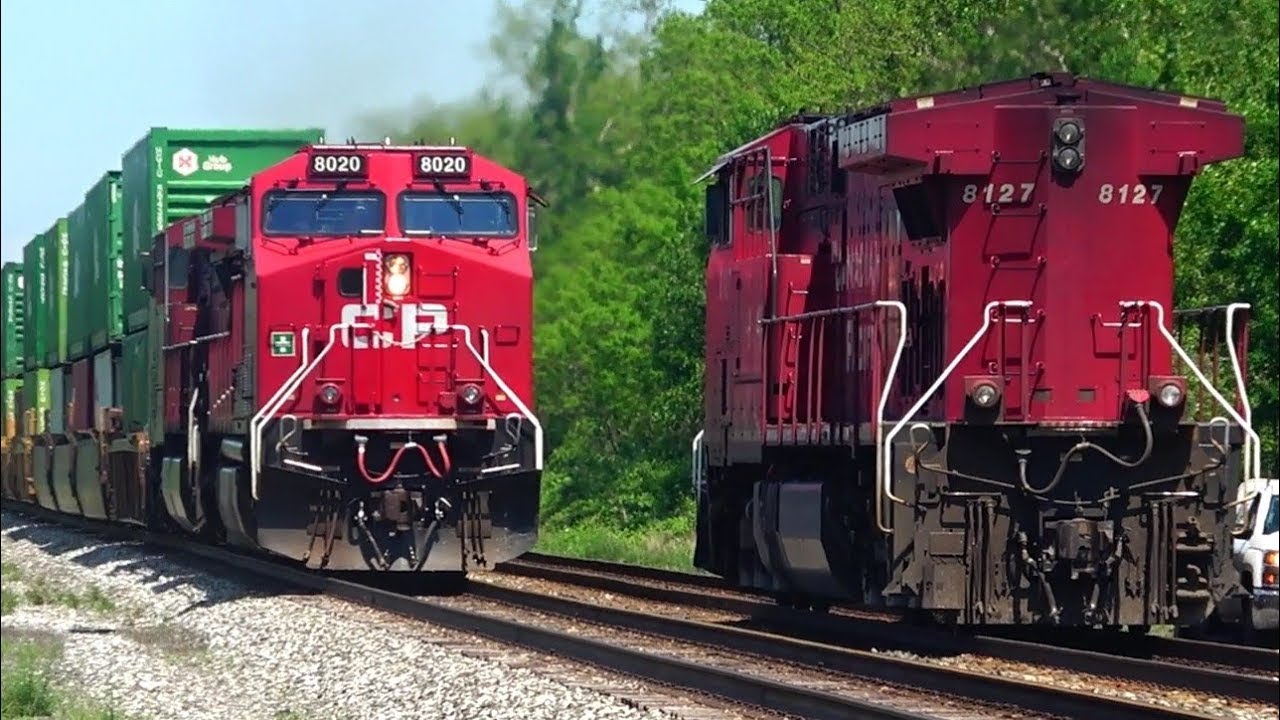 CP Train Passes CP Train That Caught Fire! CSX Towing Engine That Caught Fire! Big CSX Coal Train!