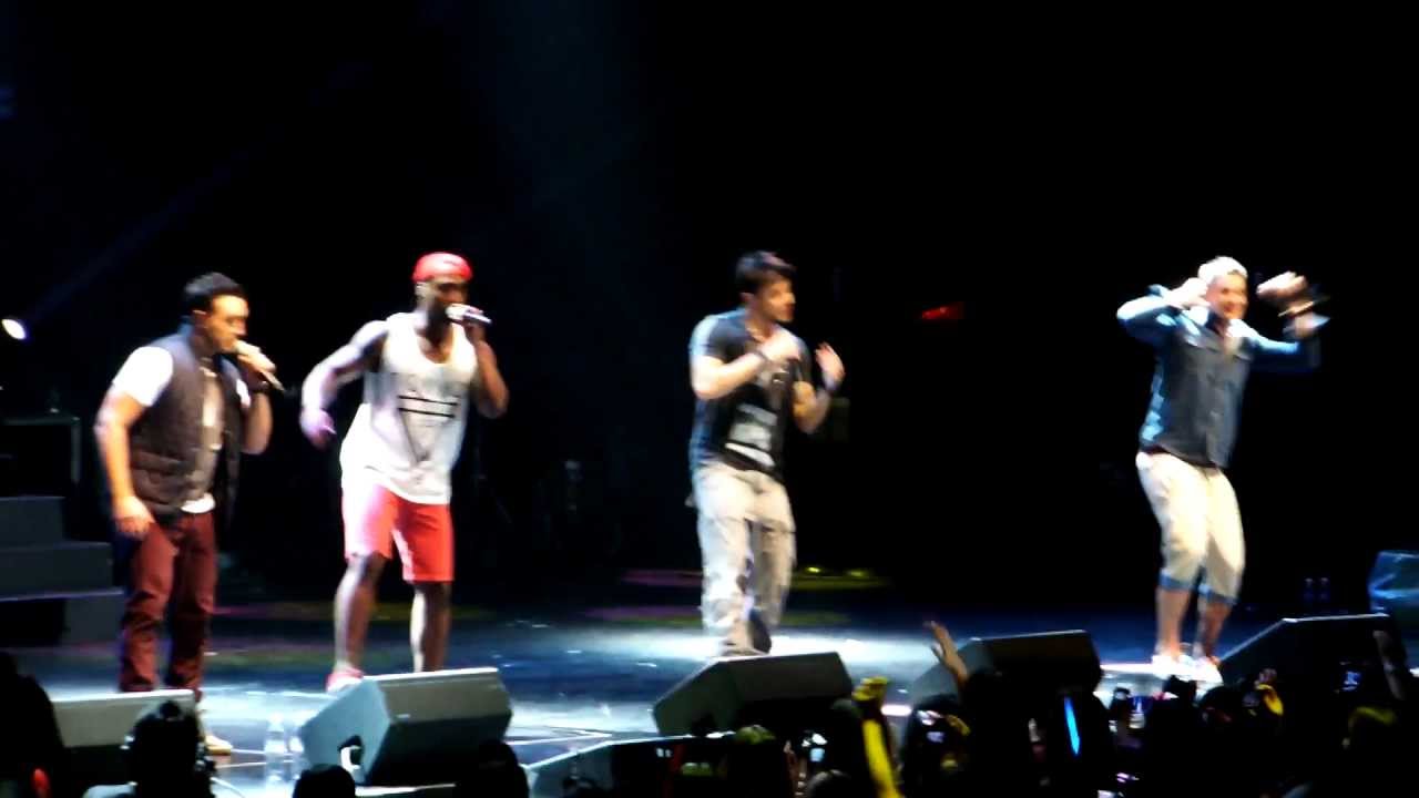 Blue - Fly by (Manila, 25.02.2012)