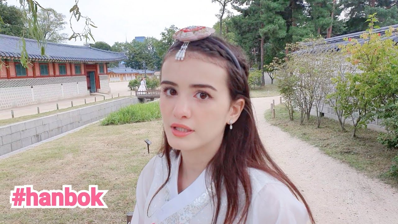 Trying on Hanbok in a Korean Palace.(International Couple)(Sam and JJ)