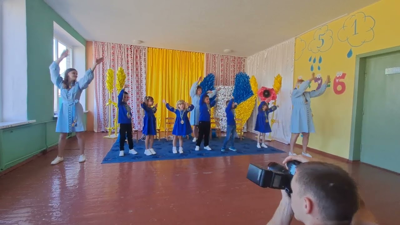 Фінальний таночок на випускний