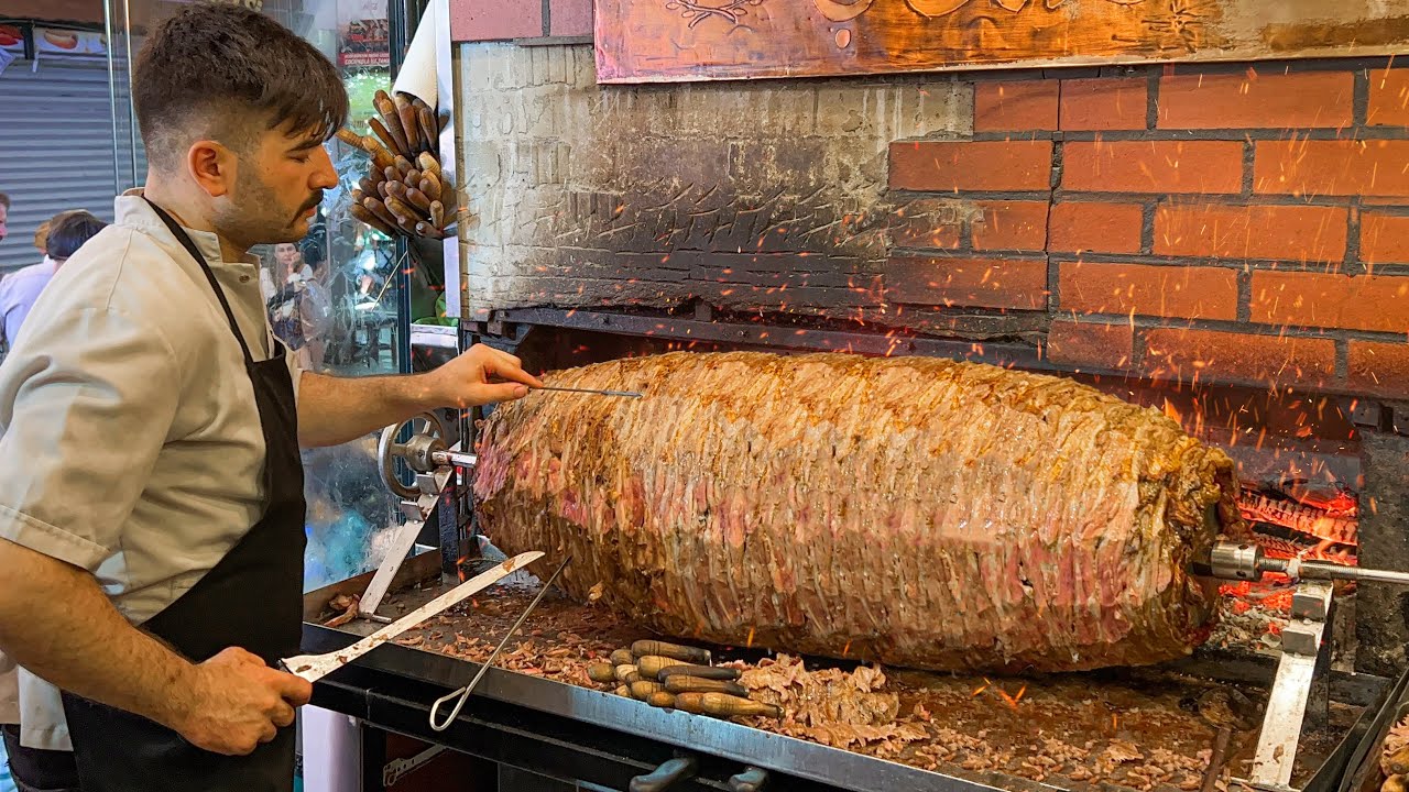 An Incredible Horizontal Kebab in Turkey That You Won't Forget! What to eat Istanbul?