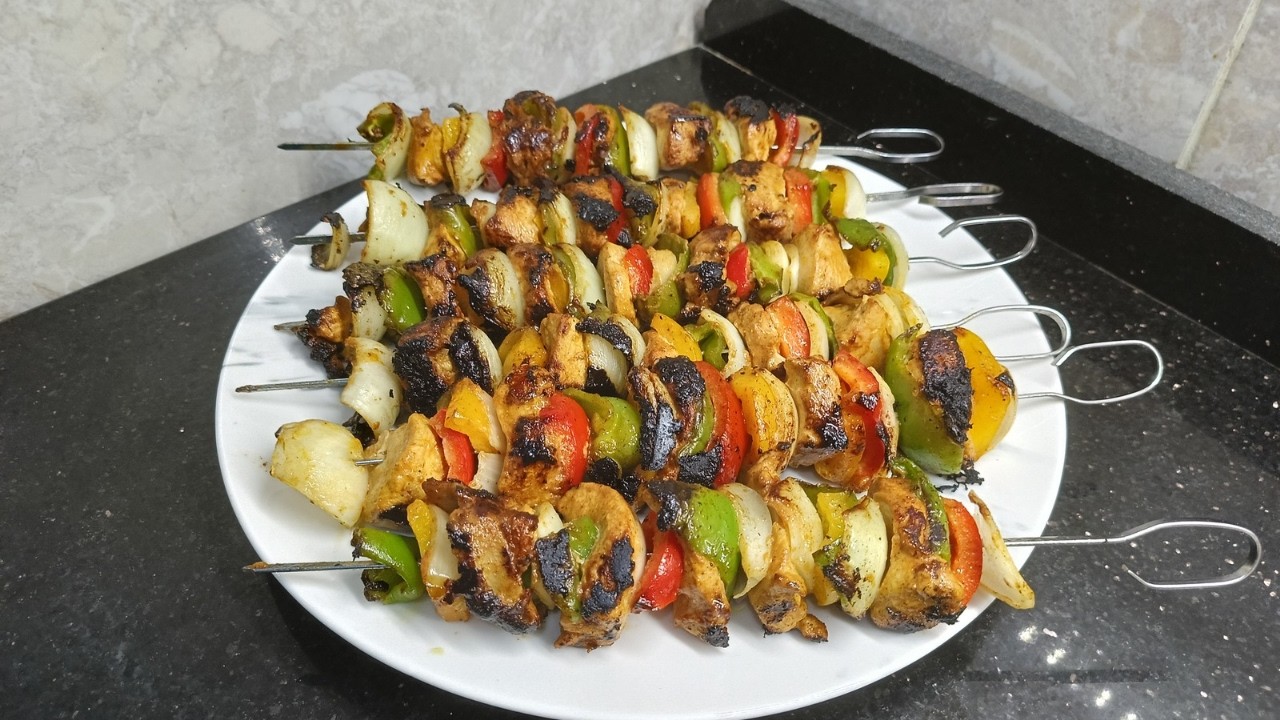 اعملي شيش طاووق الطاسة بكل سهولة في البيت بتتبيلة سهلة ووانسي أنه ينشف منك تاني