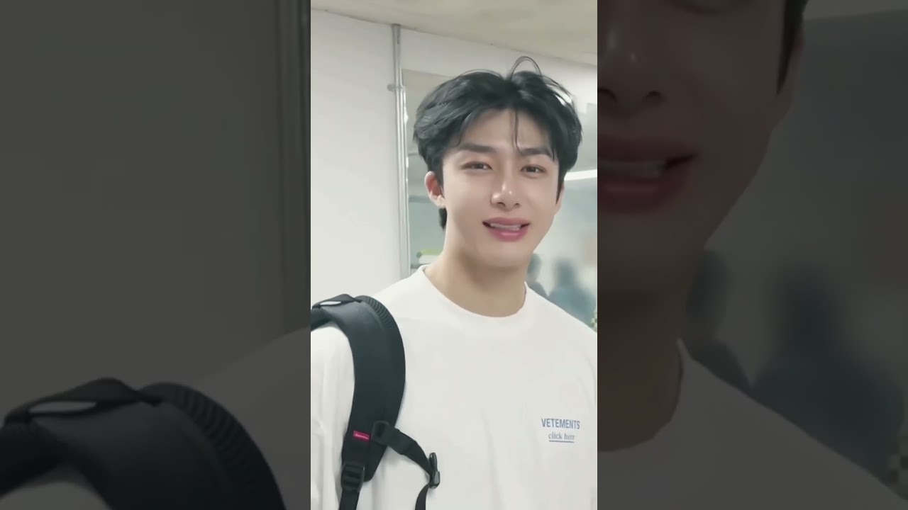 ความหล่อที่ทำให้สาวถึงกับคลั่ง!!