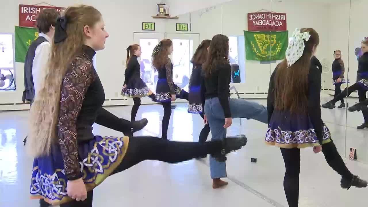 «Это очень тяжелая работа»: закулисье Ирландской танцевальной академии в Анкоридже в День Святого...