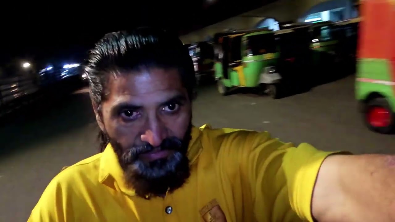 LAHORE iN SEHRE RAMZAN MUBARiQ ROZA 24.