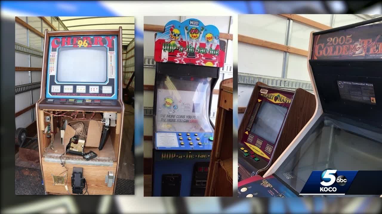 2 arrested after trying to sell stolen arcade games to owner