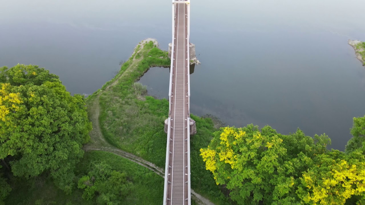 Most kolejowy przekształcony na rowerowy nad Odrą w Stanach 4K - DJi Mavic AIR2