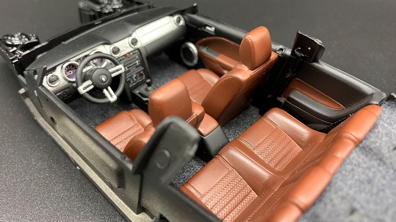 Revell: 2006 Shelby Mustang GT-H Part 2
