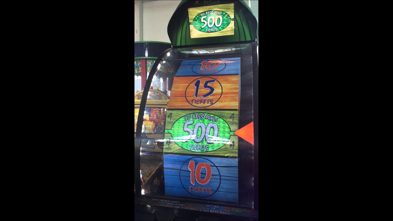 Callum winning 500 tickets jackpot. Big bass wheel in mumbles pier arcades