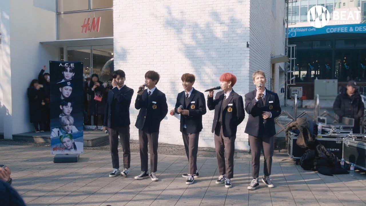 ‪A.C.E BUSKING in HONGDAE (20.01.04)‬