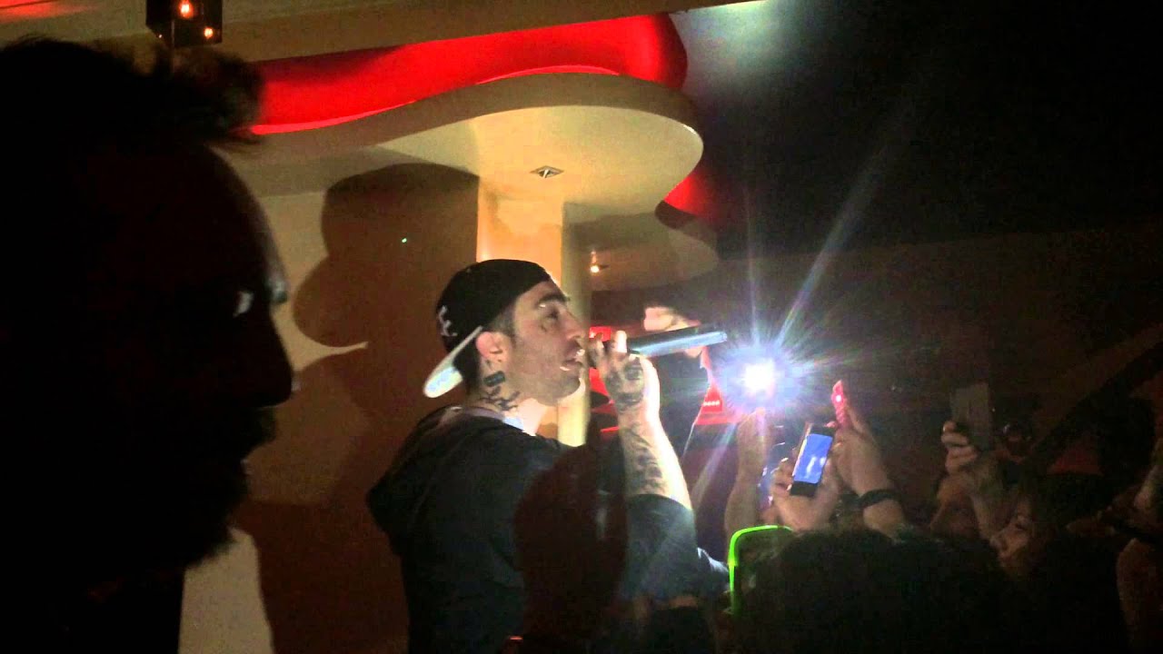Tus - Agapw tin mana sou live sto d side club