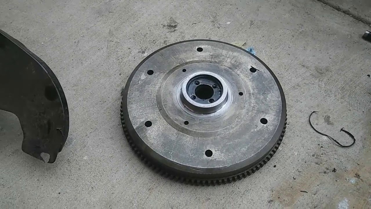 VW engine crankshaft seal leaks what to look for