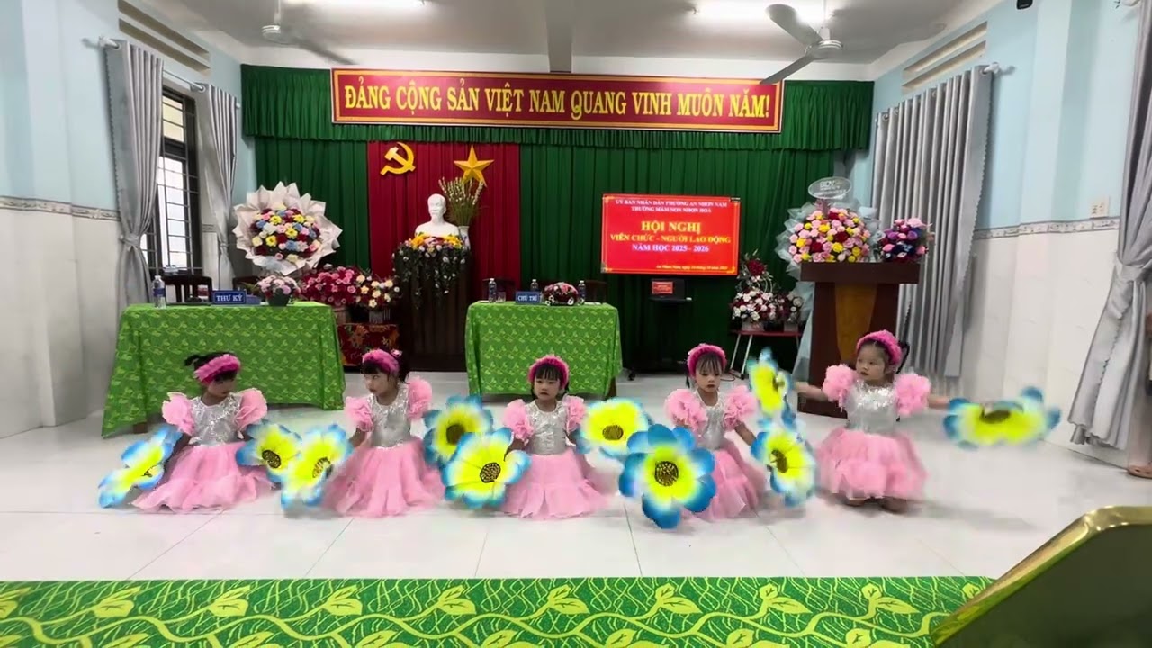 Bài múa HN VC-NLD:”Thương lắm thầy cô ơi” lớp Lá 2 