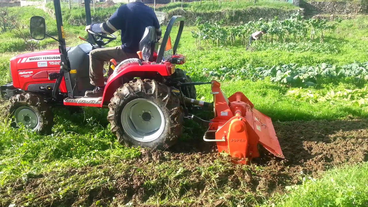 Massey Ferguson 1520 com frese Joper