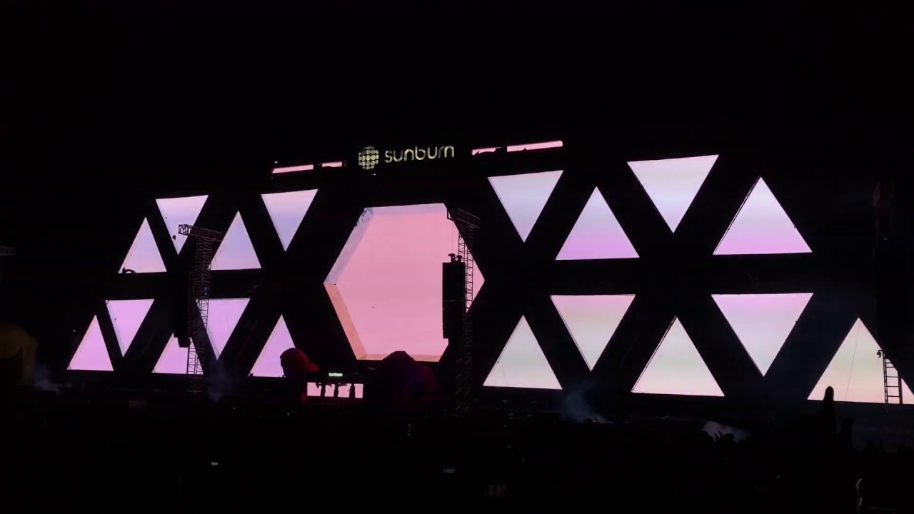 Alan Walker | Armin van Buuren - Sunburn 2018 Pune