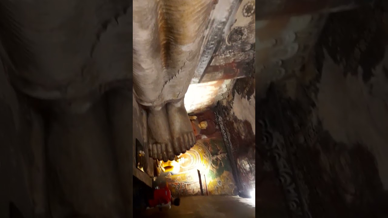 डम्बुला श्रीलंकाकाे अमुल्य ठाउँ मध्य एक।